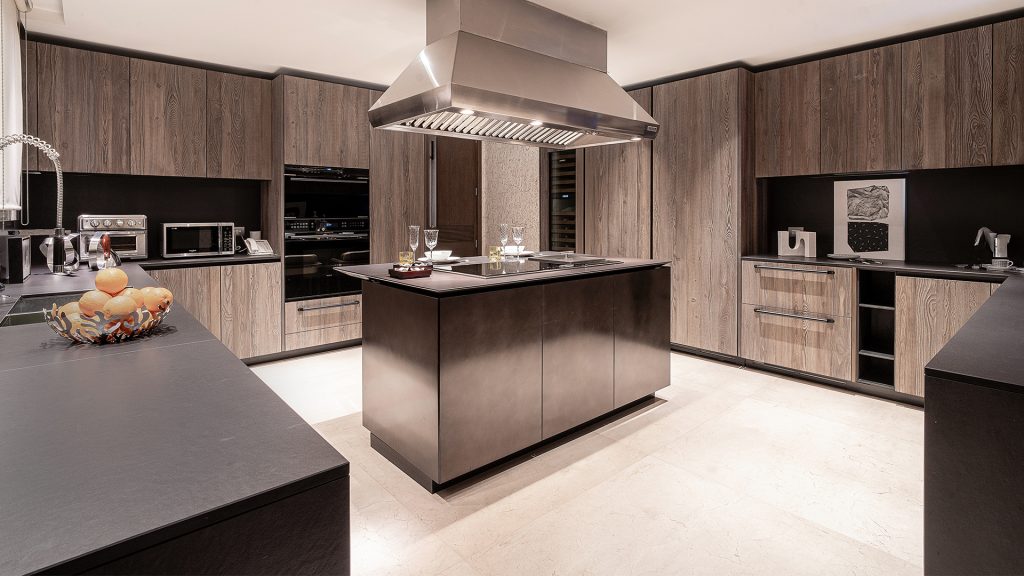 Copertina Makati City (K14 & XILA)