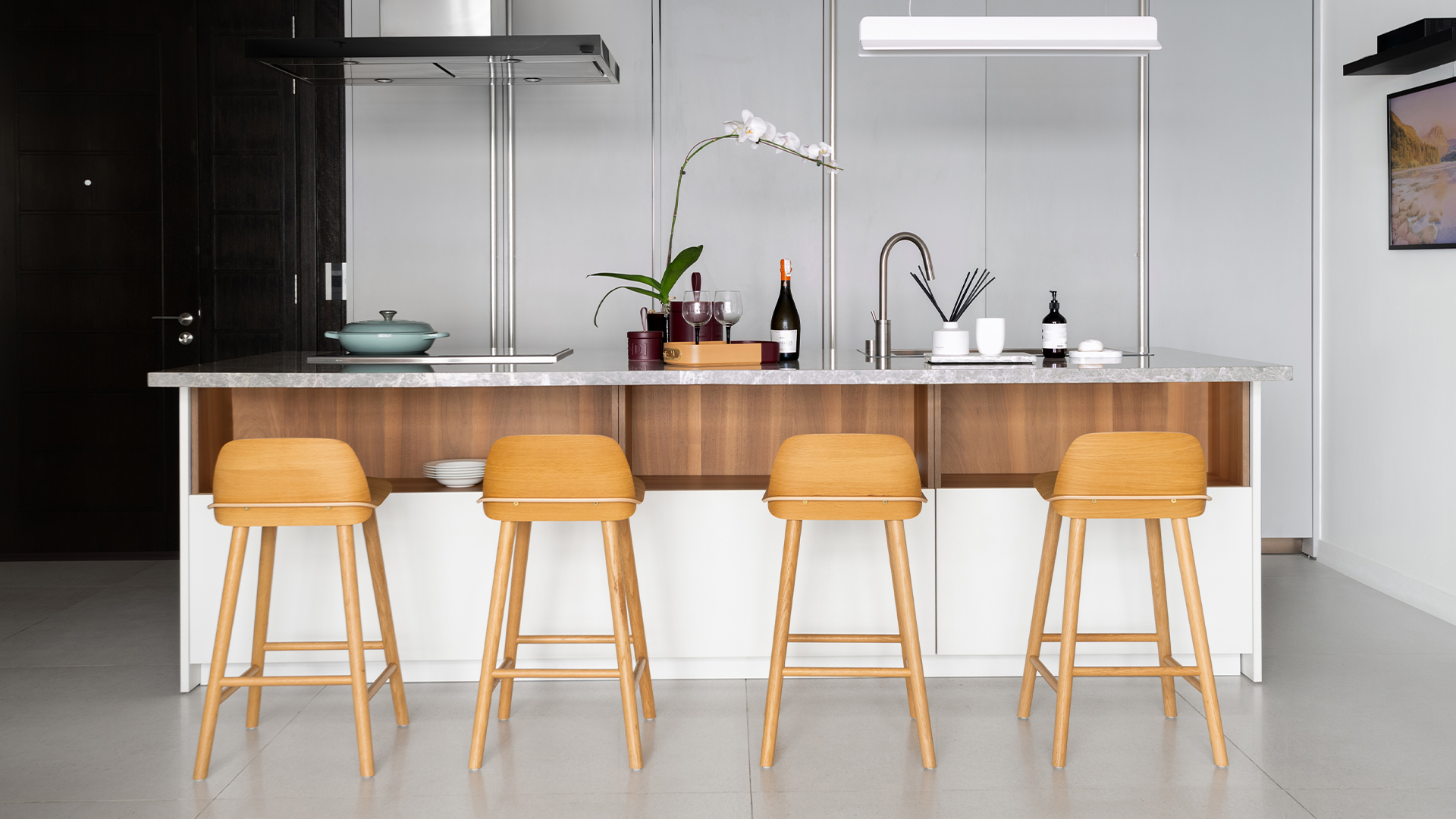 Copertina Makati City (XILA & HIDE)