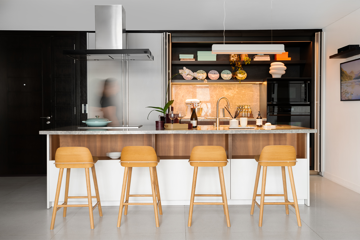 Makati City (XILA & HIDE)5